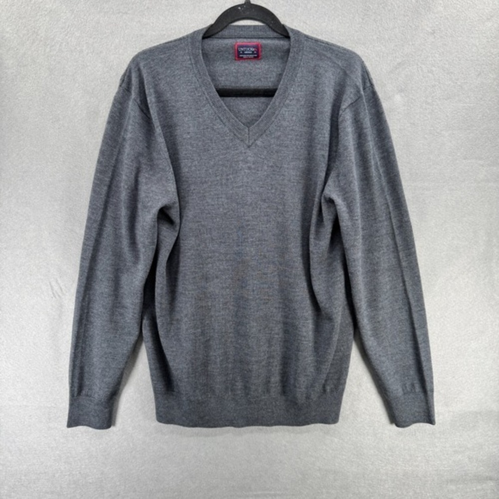 UNTUCKit Mens Spitler Sweater Size Medium Gray V-Neck‎ 100% Merino Wool Pullover